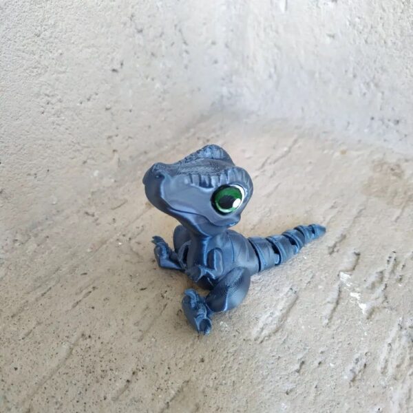 Articulated Baby Velociraptor – 3MF + STL | Print-in-Place Dinosaur Toy | 3D Printable Dinosaur Model - Image 4