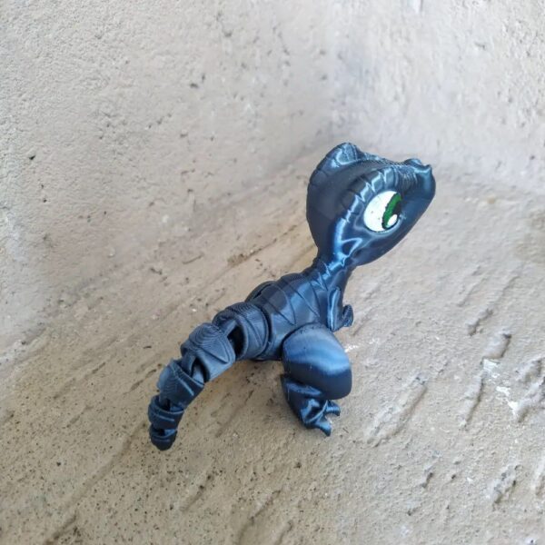 Articulated Baby Velociraptor – 3MF + STL | Print-in-Place Dinosaur Toy | 3D Printable Dinosaur Model - Image 3