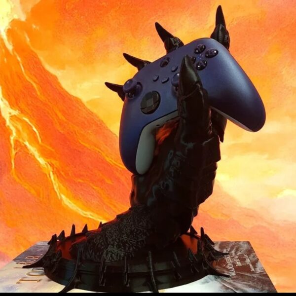 "Hand of Sauron" Controller Stand – LOTR-Themed Gaming Accessory for PS5/Xbox/PC (Resin & LED) - Image 3